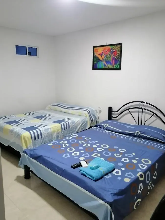 Habitaciones Y Apartamento Fania Gaira Guest house