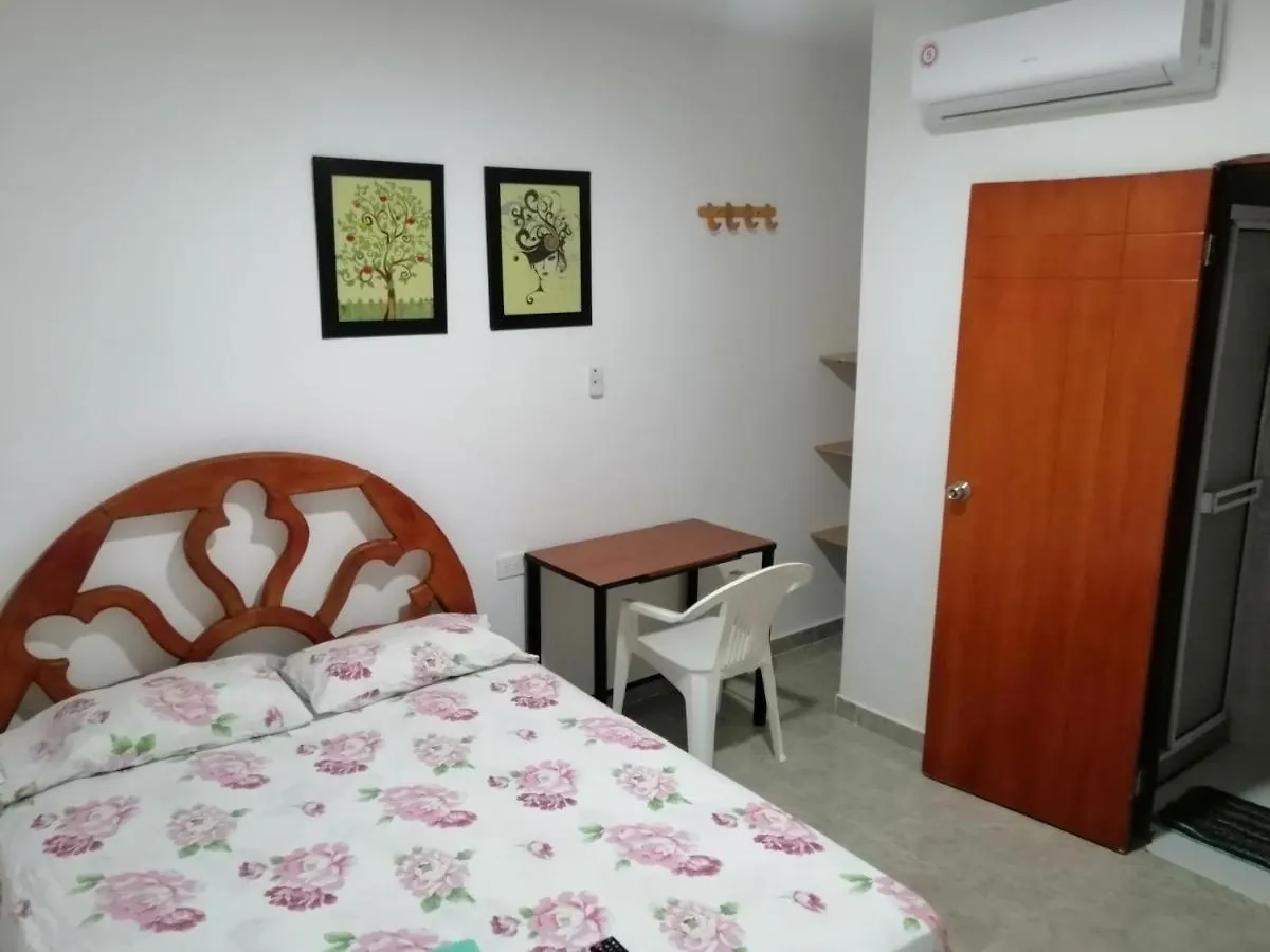 Habitaciones Y Apartamento Fania Gaira Guest house