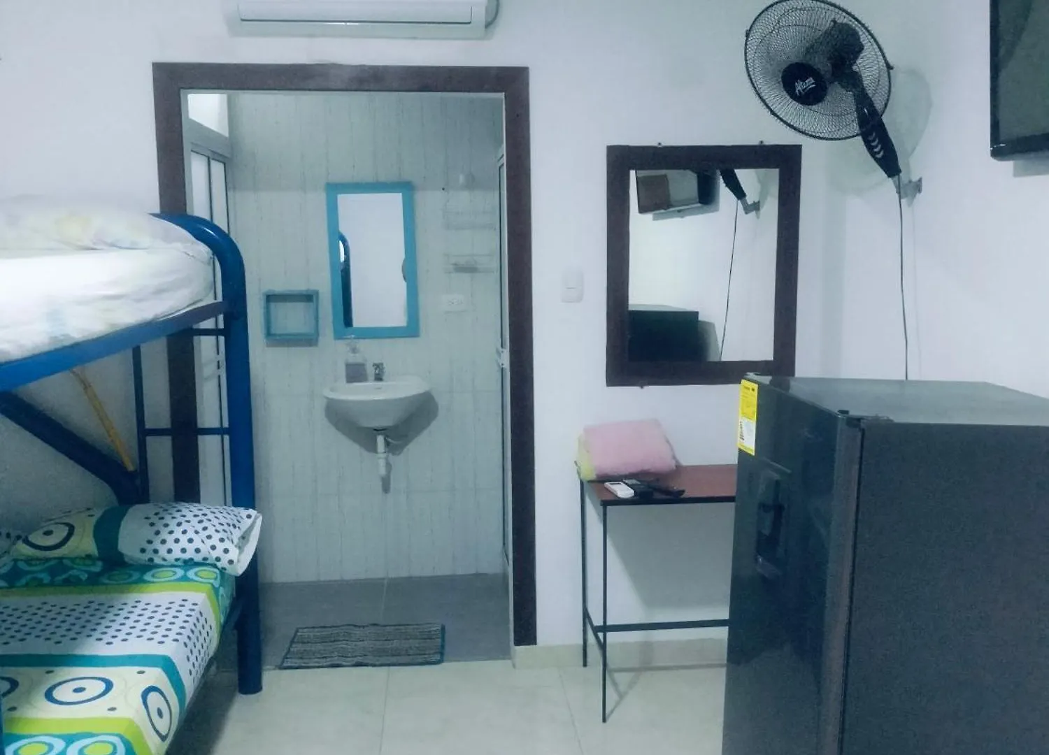 Guest house Habitaciones Y Apartamento Fania Gaira